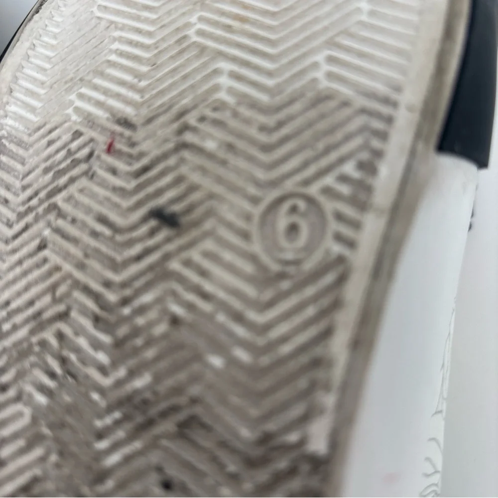 Disney Sally‎ Kids Sneakers - Black, White, Pink, Iridescent